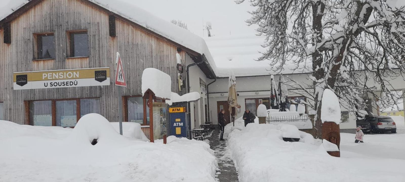 Pension A Restaurace U Sousedu Стражны Экстерьер фото